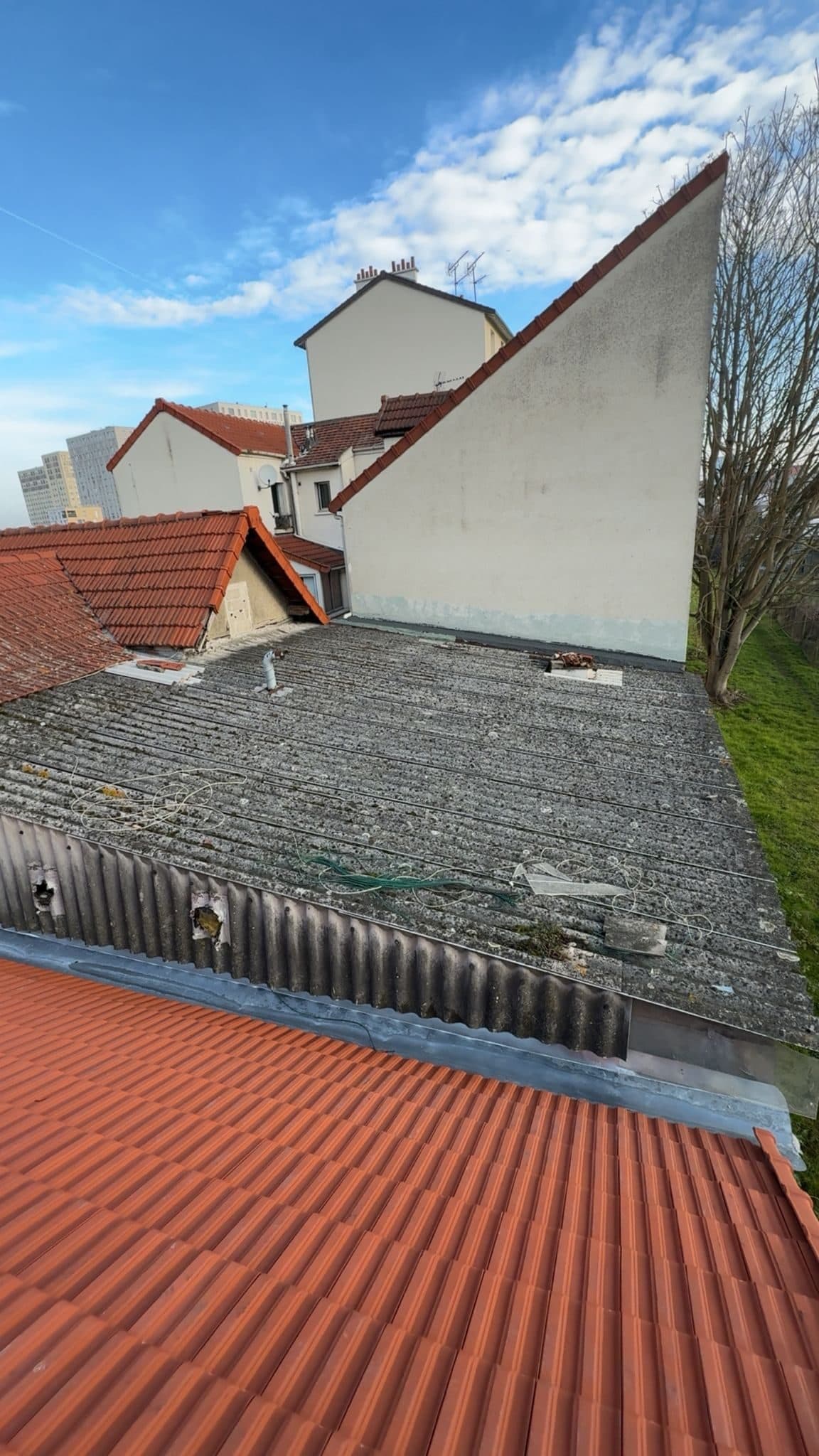 Toiture plate — état avant travaux