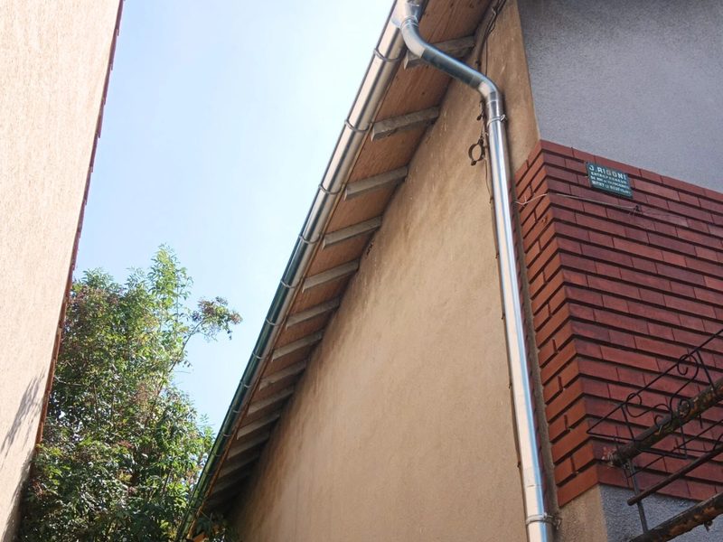 Gouttière zinc neuve