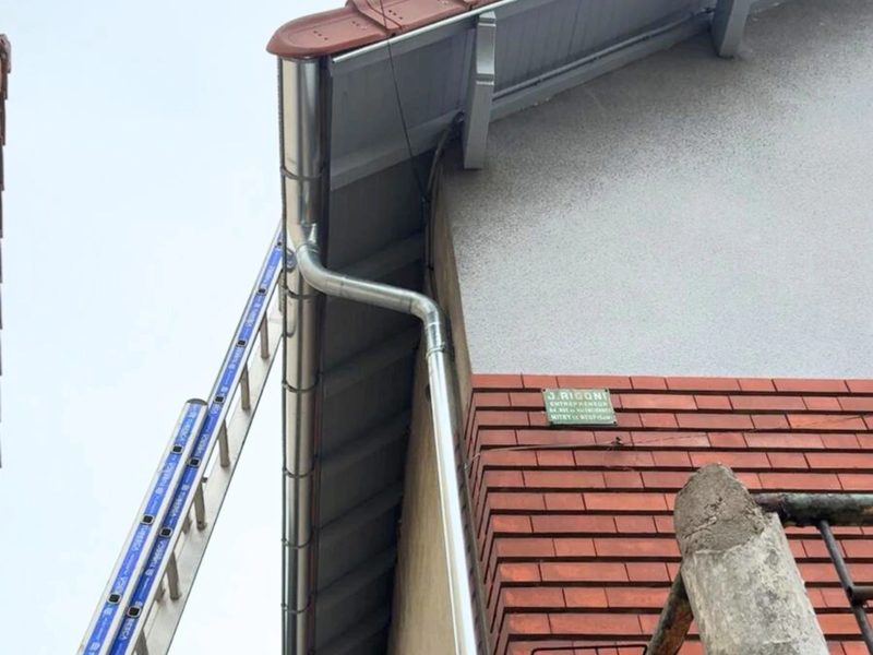 Gouttière zinc neuve